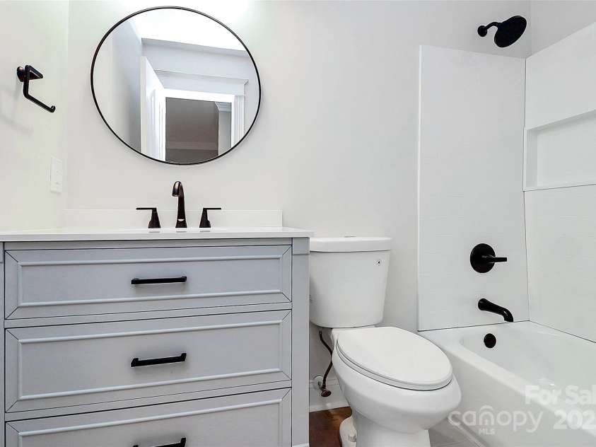 1011 Bydeford Court, Matthews, NC 28105.  MLS# CAR4266456, YatesRealty ID 22458. 