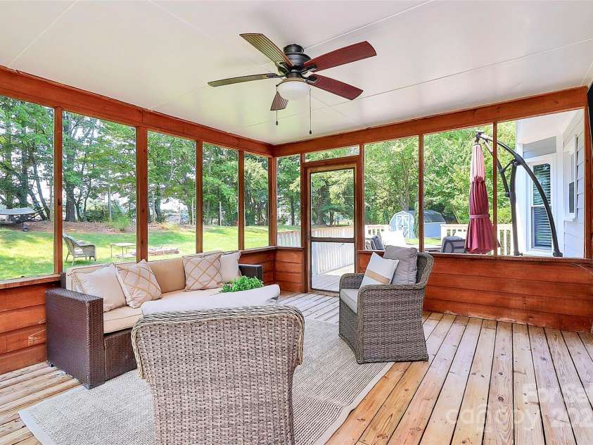 1011 Bydeford Court, Matthews, NC 28105.  MLS# CAR4266456, YatesRealty ID 22458. 