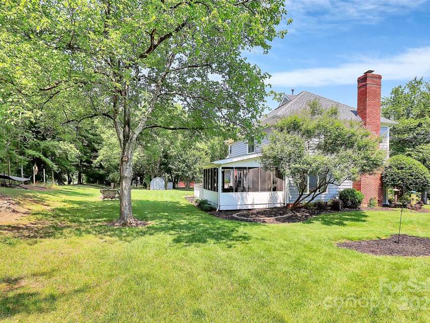 1011 Bydeford Court, Matthews, NC 28105.  MLS# CAR4266456, YatesRealty ID 22458. 