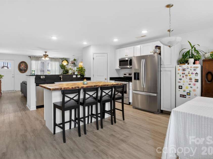 1526 Shepard Street, Kannapolis, NC 28083.  MLS# CAR4336339, YatesRealty ID 22458. 