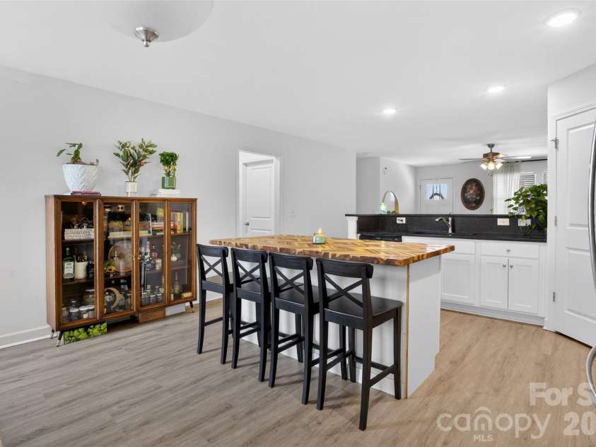1526 Shepard Street, Kannapolis, NC 28083.  MLS# CAR4336339, YatesRealty ID 22458. 
