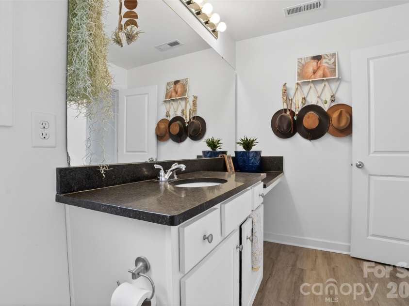 1526 Shepard Street, Kannapolis, NC 28083.  MLS# CAR4336339, YatesRealty ID 22458. Primary Bathroom
