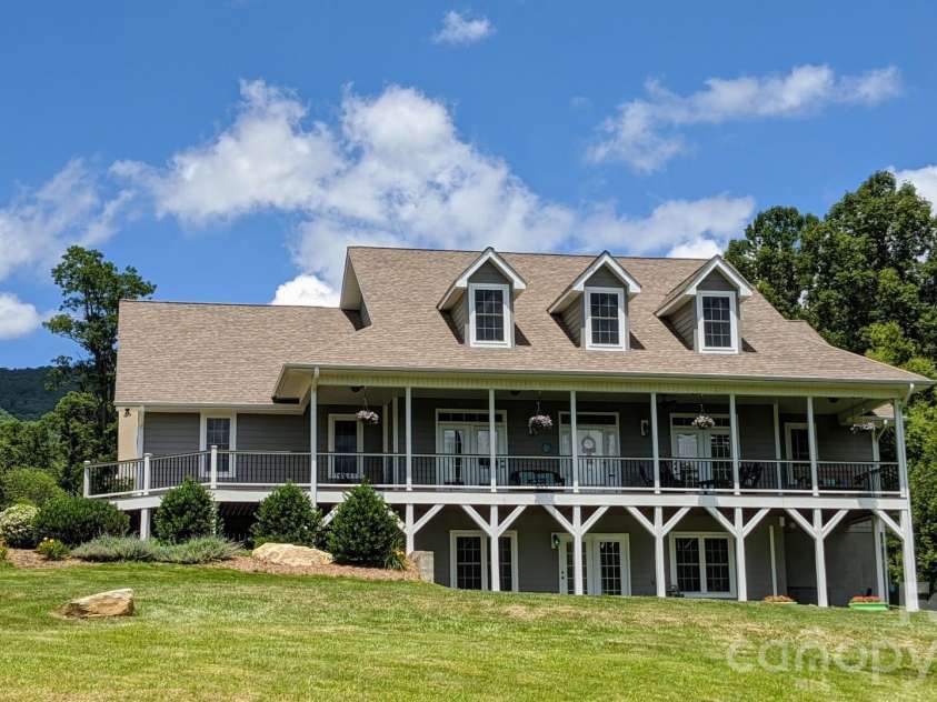96 Buckeye Branch Drive, Clyde, NC 28721.  MLS# CAR4381986, YatesRealty ID 22459. 