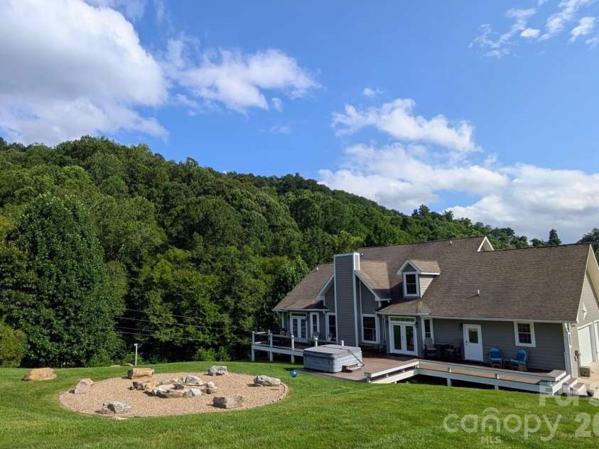 96 Buckeye Branch Drive, Clyde, NC 28721.  MLS# CAR4381986, YatesRealty ID 22459. 