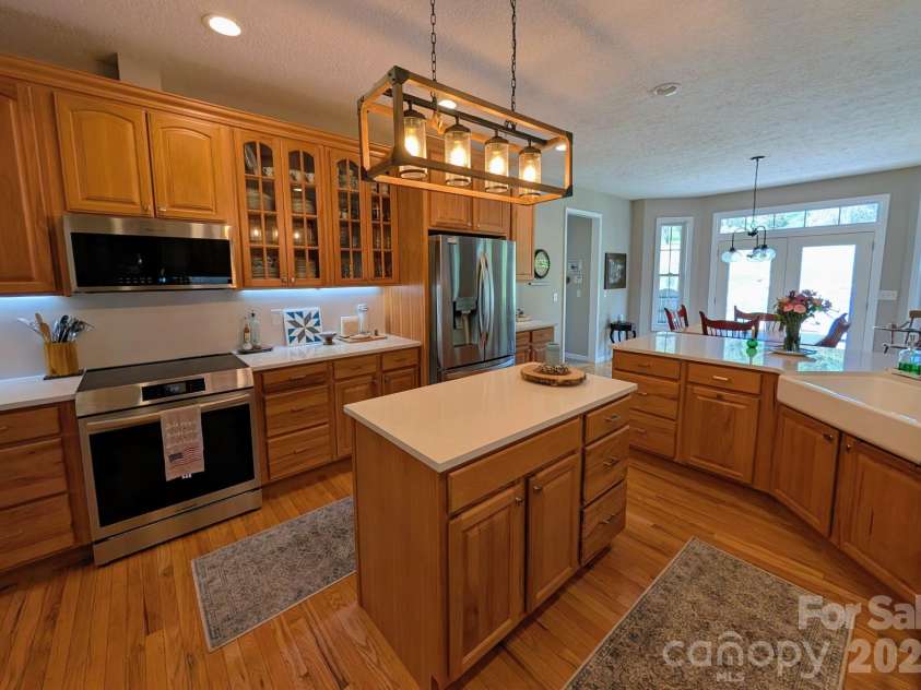 96 Buckeye Branch Drive, Clyde, NC 28721.  MLS# CAR4381986, YatesRealty ID 22459. 