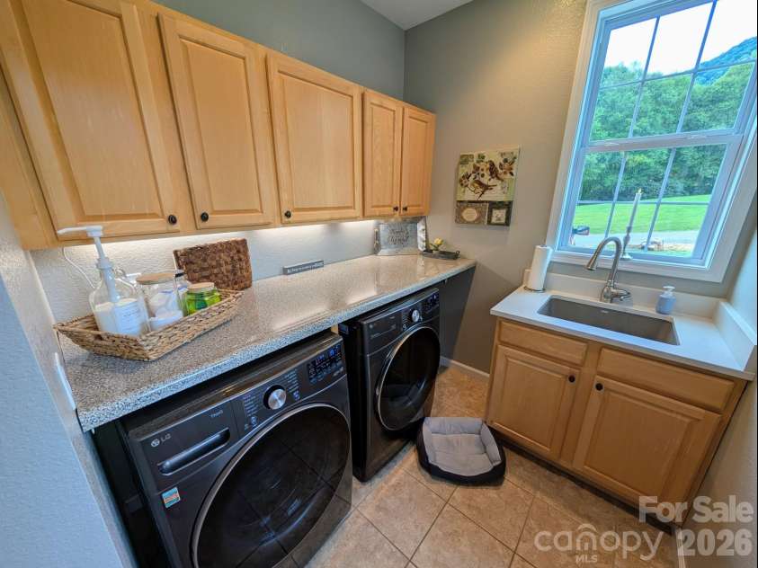96 Buckeye Branch Drive, Clyde, NC 28721.  MLS# CAR4381986, YatesRealty ID 22459. 