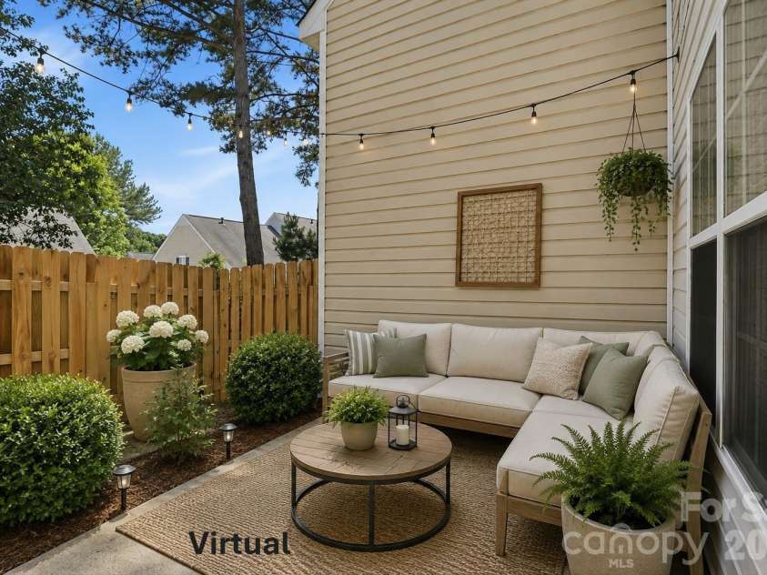 9415 Elizabeth Townes Lane, Charlotte, NC 28277.  MLS# CAR4380737, YatesRealty ID 22460. 