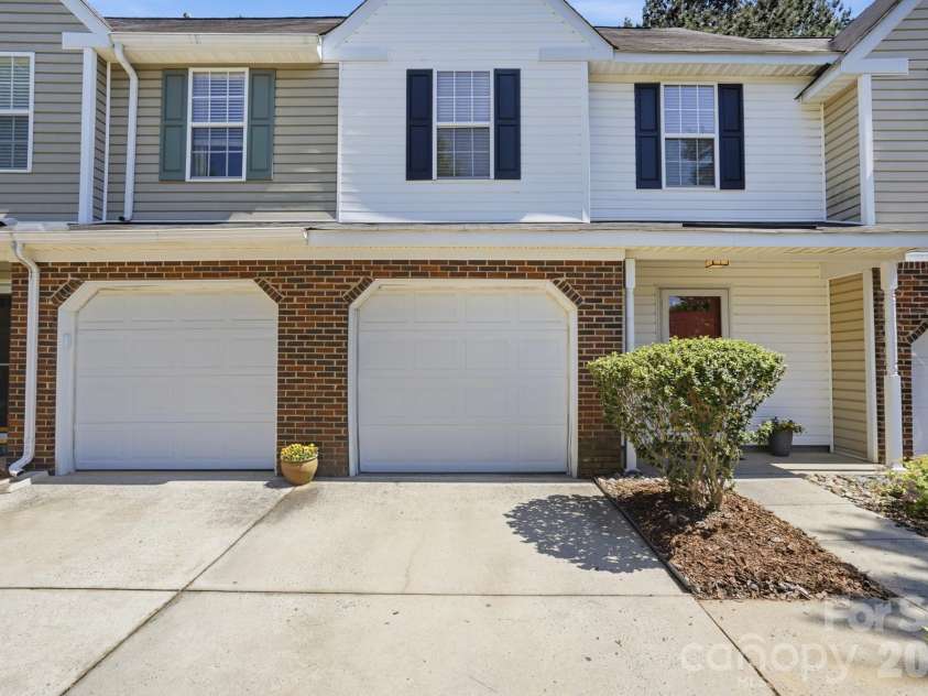 9415 Elizabeth Townes Lane, Charlotte, NC 28277.  MLS# CAR4380737, YatesRealty ID 22460. Front Elevation