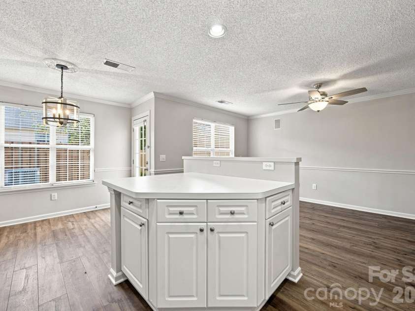 9415 Elizabeth Townes Lane, Charlotte, NC 28277.  MLS# CAR4413503, YatesRealty ID 22460. 