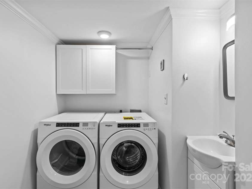 11401 Lone Star Circle, Charlotte, NC 28226.  MLS# CAR4273813, YatesRealty ID 22461. 