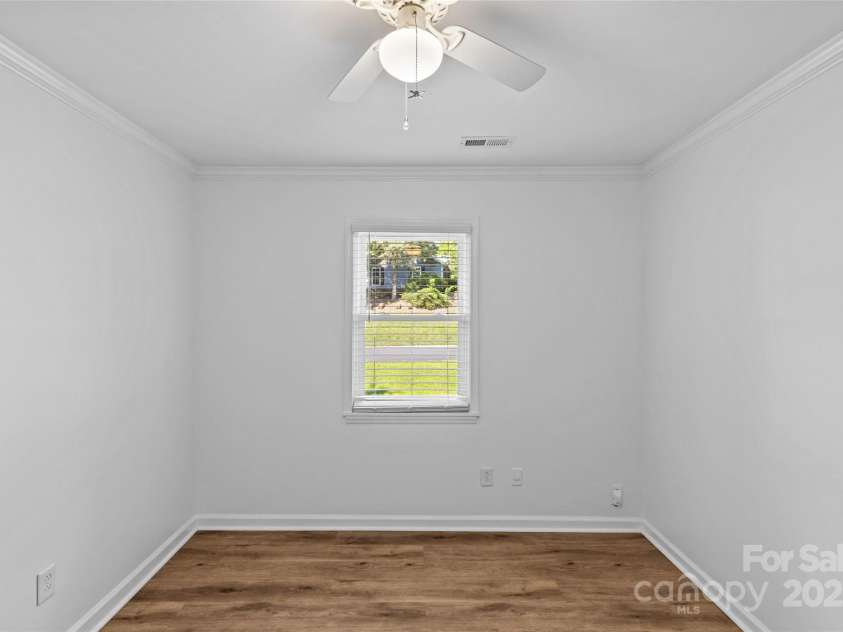 11401 Lone Star Circle, Charlotte, NC 28226.  MLS# CAR4273813, YatesRealty ID 22461. 