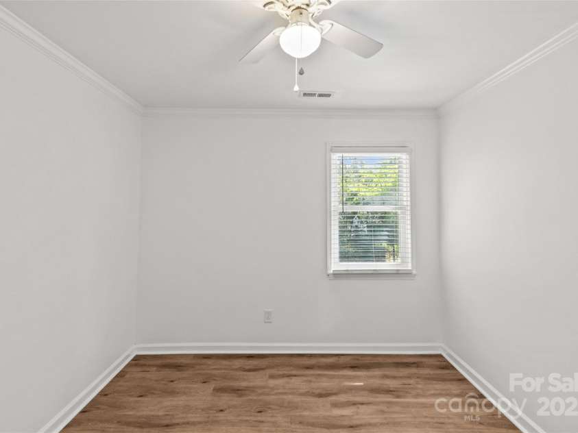 11401 Lone Star Circle, Charlotte, NC 28226.  MLS# CAR4273813, YatesRealty ID 22461. 