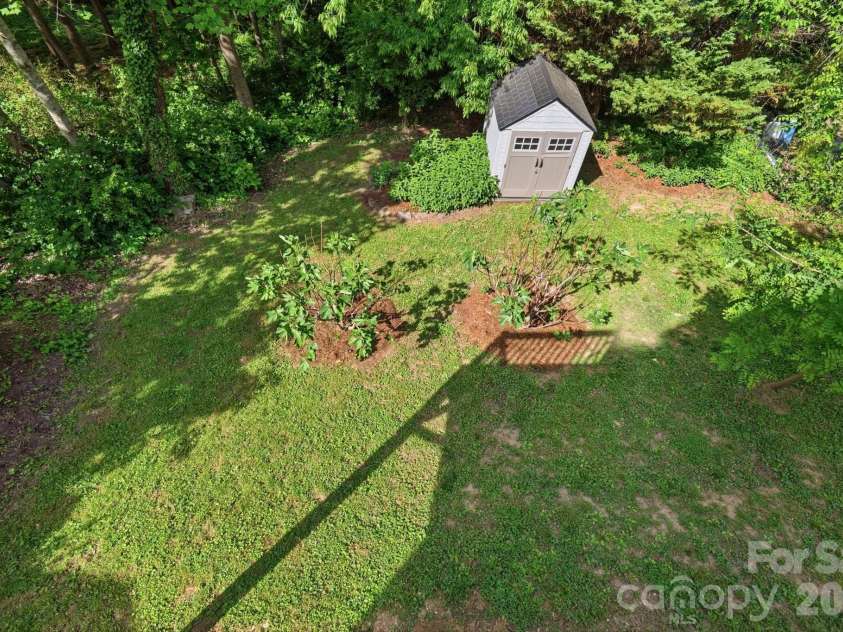 48 Mardell Circle, Asheville, NC 28806.  MLS# CAR4378796, YatesRealty ID 22461. 