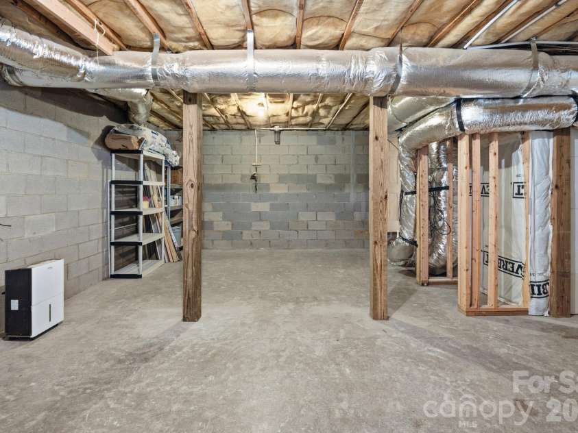 48 Mardell Circle, Asheville, NC 28806.  MLS# CAR4378796, YatesRealty ID 22461. Ample Dry Storage 