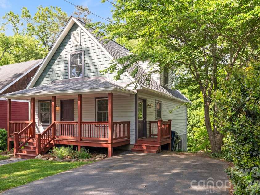 48 Mardell Circle, Asheville, NC 28806.  MLS# CAR4378796, YatesRealty ID 22461. Ample off-street Parking