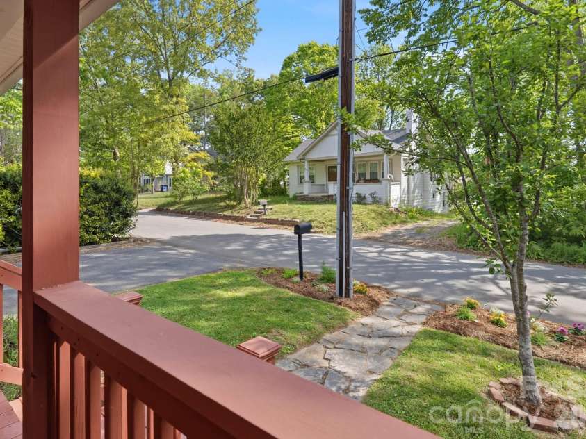 48 Mardell Circle, Asheville, NC 28806.  MLS# CAR4378796, YatesRealty ID 22461. Beautiful Stone Walkway 