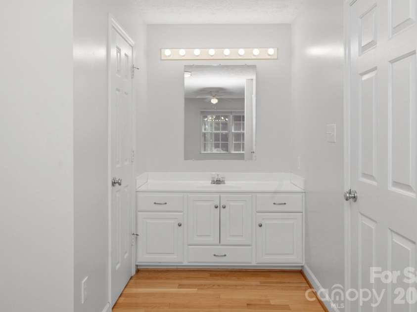 48 Mardell Circle, Asheville, NC 28806.  MLS# CAR4378796, YatesRealty ID 22461. Large Vanity and Closet