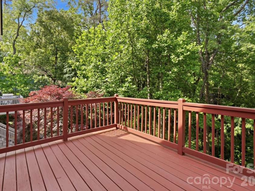 48 Mardell Circle, Asheville, NC 28806.  MLS# CAR4378796, YatesRealty ID 22461. Room for Table or Seating 