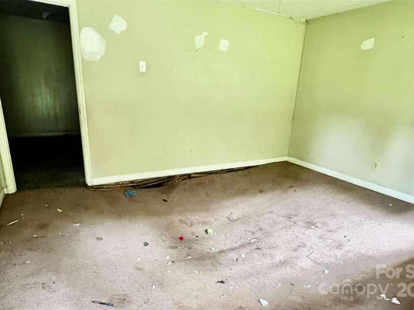 2201 Airdale Road, Lancaster, SC 29720.  MLS# CAR4268649, YatesRealty ID 22462. 