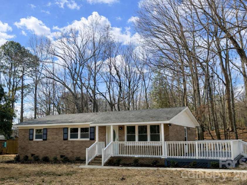 2201 Airdale Road, Lancaster, SC 29720.  MLS# CAR4268649, YatesRealty ID 22462. 