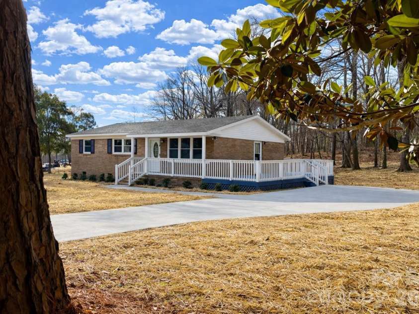 2201 Airdale Road, Lancaster, SC 29720.  MLS# CAR4268649, YatesRealty ID 22462. 