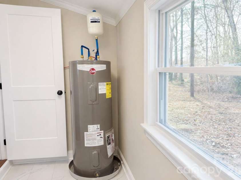 2201 Airdale Road, Lancaster, SC 29720.  MLS# CAR4268649, YatesRealty ID 22462. 