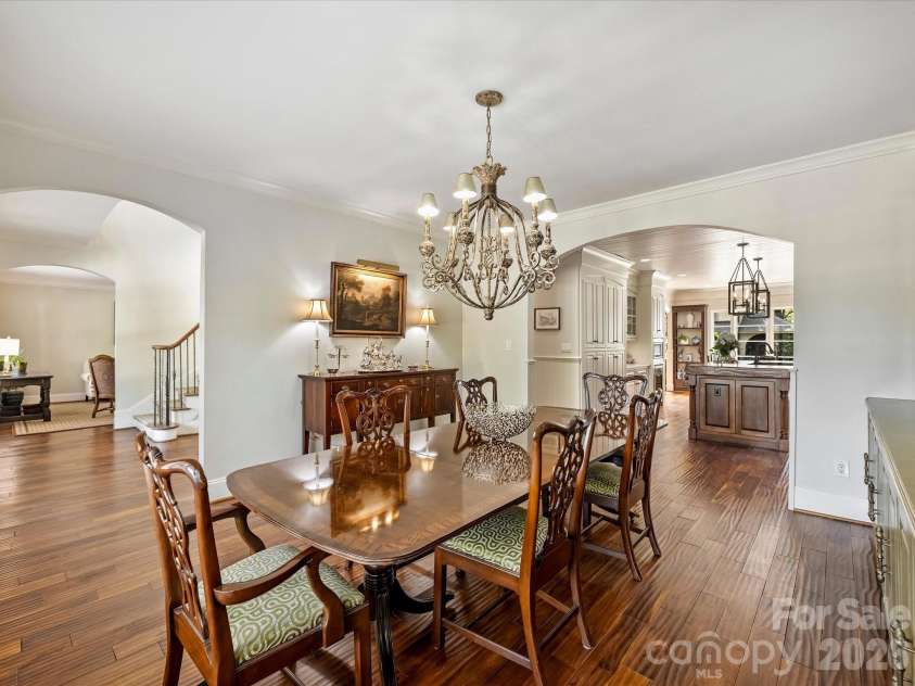 4330 Carmel Valley Road, Charlotte, NC 28226.  MLS# CAR4363703, YatesRealty ID 22463. Dining Room