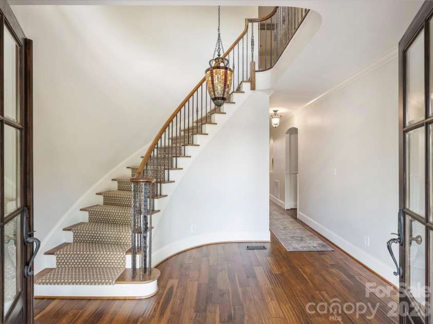 4330 Carmel Valley Road, Charlotte, NC 28226.  MLS# CAR4363703, YatesRealty ID 22463. Foyer