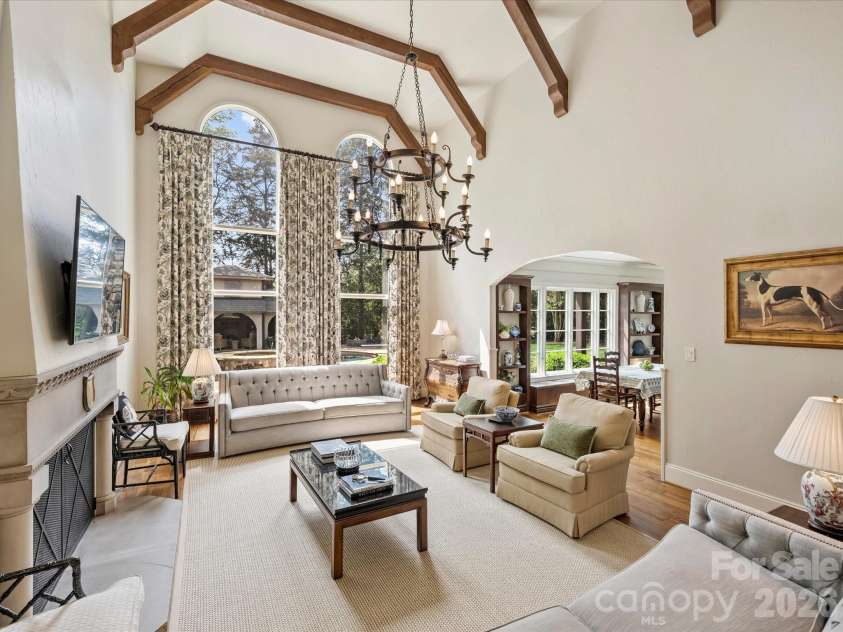 4330 Carmel Valley Road, Charlotte, NC 28226.  MLS# CAR4363703, YatesRealty ID 22463. Great Room