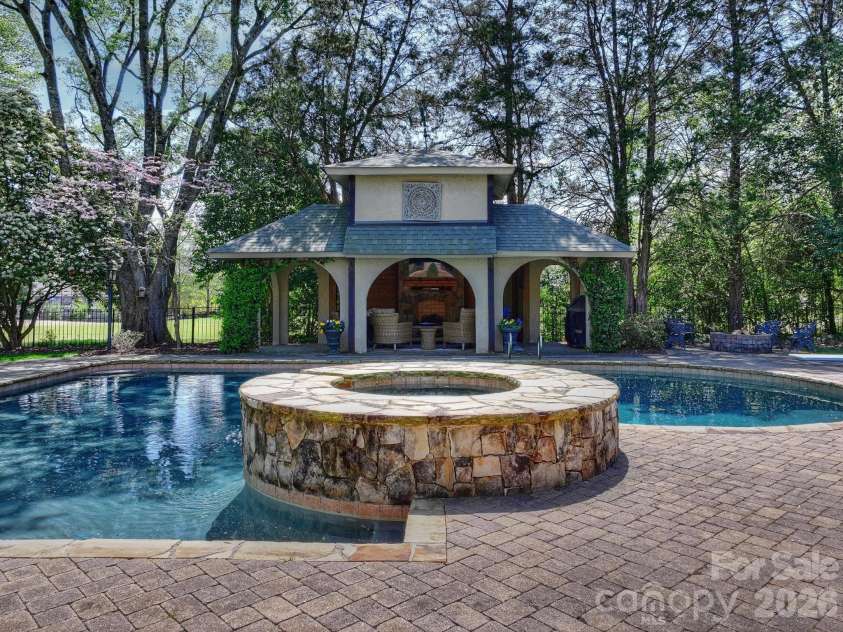 4330 Carmel Valley Road, Charlotte, NC 28226.  MLS# CAR4363703, YatesRealty ID 22463. Pool, Spa, and Pool Cabana House