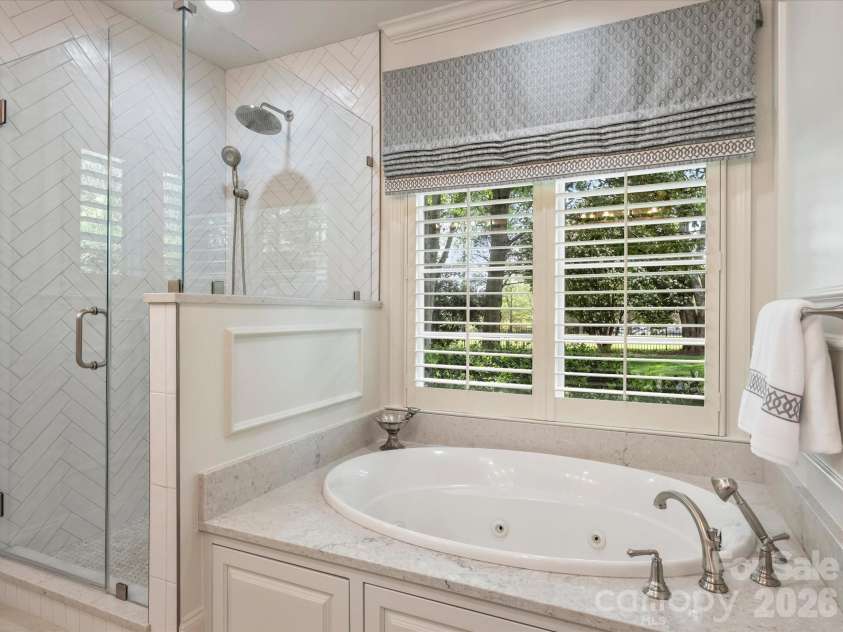 4330 Carmel Valley Road, Charlotte, NC 28226.  MLS# CAR4363703, YatesRealty ID 22463. Primary Bathroom