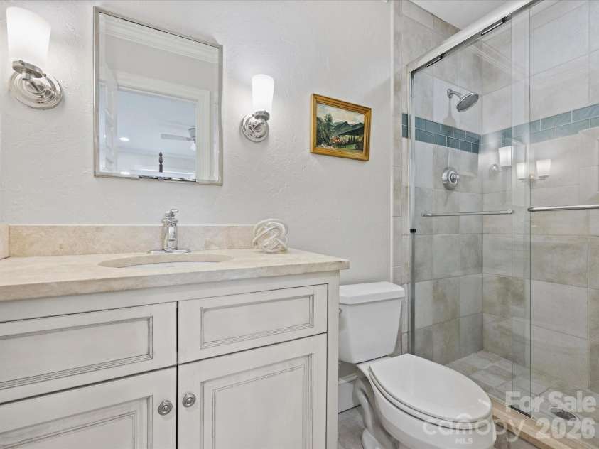4330 Carmel Valley Road, Charlotte, NC 28226.  MLS# CAR4363703, YatesRealty ID 22463. Upstairs Bathroom