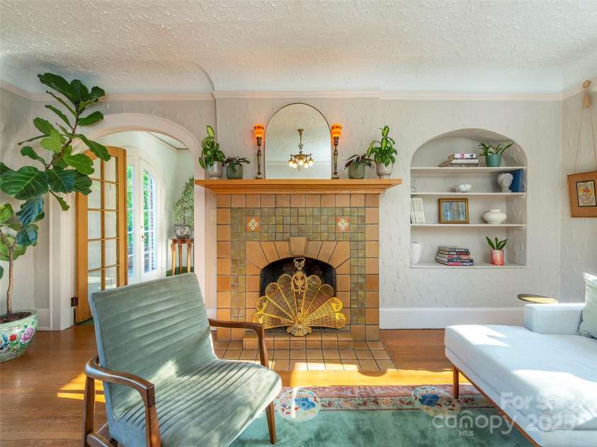 191 Murdock Avenue, Asheville, NC 28804.  MLS# CAR4274306, YatesRealty ID 22464. 