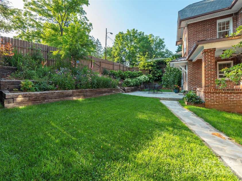 191 Murdock Avenue, Asheville, NC 28804.  MLS# CAR4274306, YatesRealty ID 22464. Back Yard