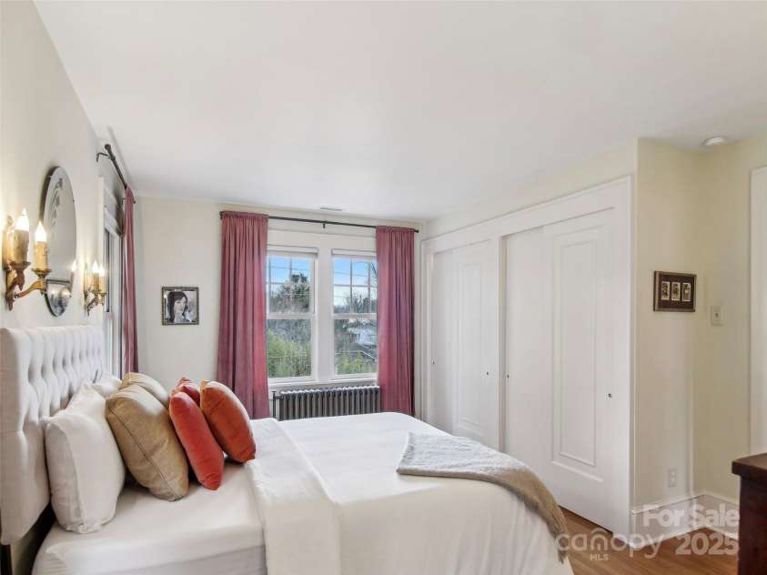 191 Murdock Avenue, Asheville, NC 28804.  MLS# CAR4274306, YatesRealty ID 22464. Secondary Bedroom