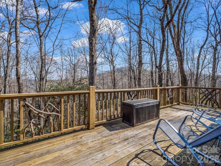 177 Tsisqua Circle, Brevard, NC 28712.  MLS# CAR4341526, YatesRealty ID 22465. 