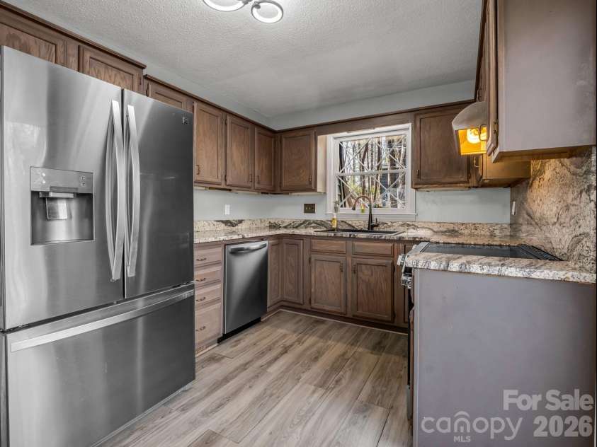 177 Tsisqua Circle, Brevard, NC 28712.  MLS# CAR4341526, YatesRealty ID 22465. 
