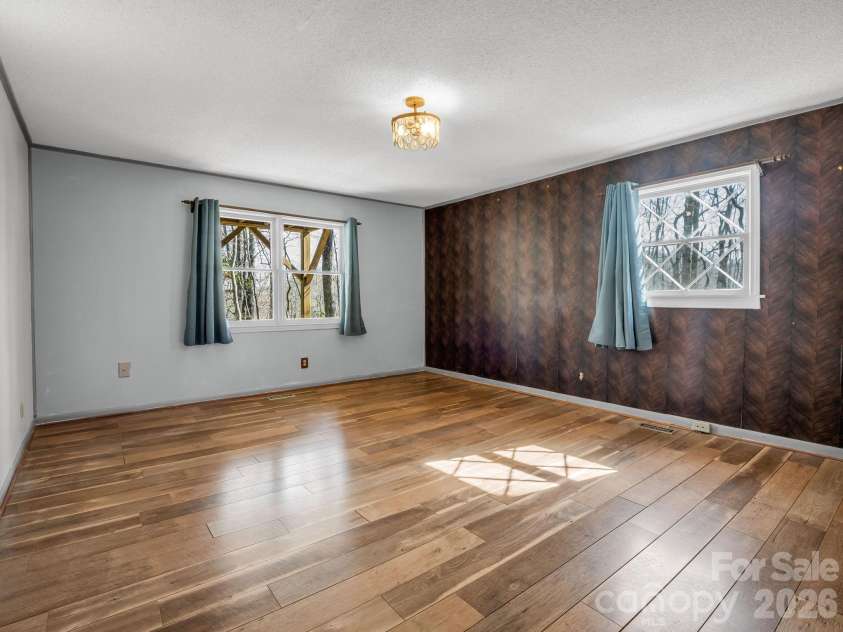 177 Tsisqua Circle, Brevard, NC 28712.  MLS# CAR4341526, YatesRealty ID 22465. 