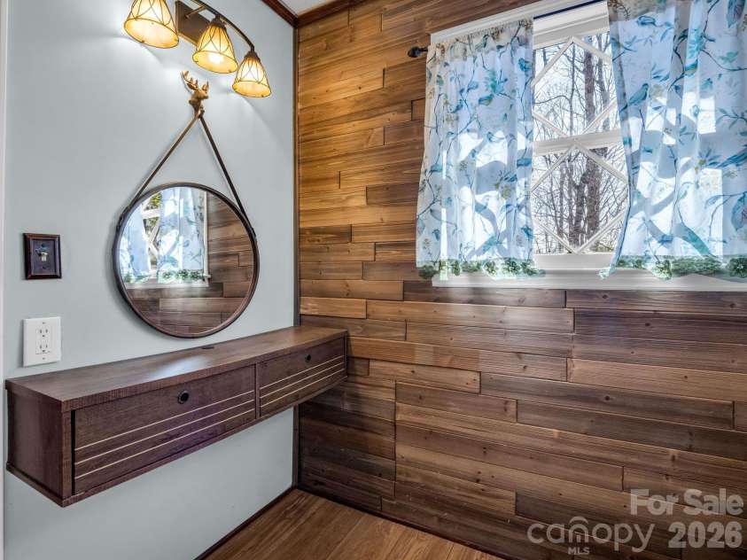 177 Tsisqua Circle, Brevard, NC 28712.  MLS# CAR4341526, YatesRealty ID 22465. Primary bathroom