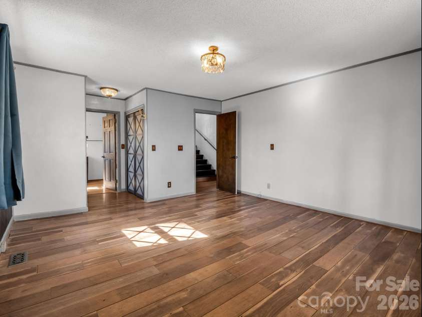 177 Tsisqua Circle, Brevard, NC 28712.  MLS# CAR4341526, YatesRealty ID 22465. Primary bedroom