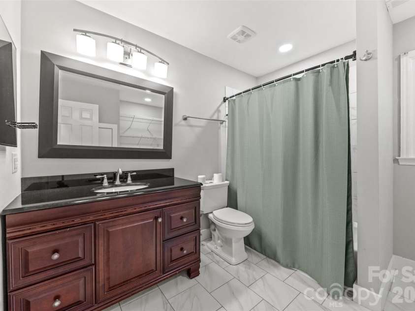 204 Swamp Fox Drive, Fort Mill, SC 29715.  MLS# CAR4368341, YatesRealty ID 22466. Bathroom on lower level
