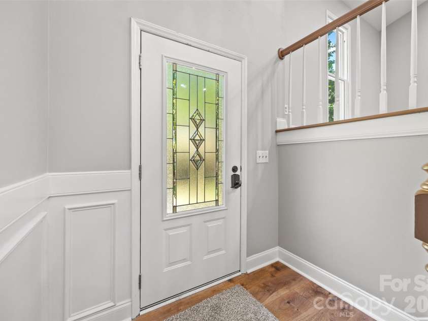 204 Swamp Fox Drive, Fort Mill, SC 29715.  MLS# CAR4368341, YatesRealty ID 22466. Main Entry