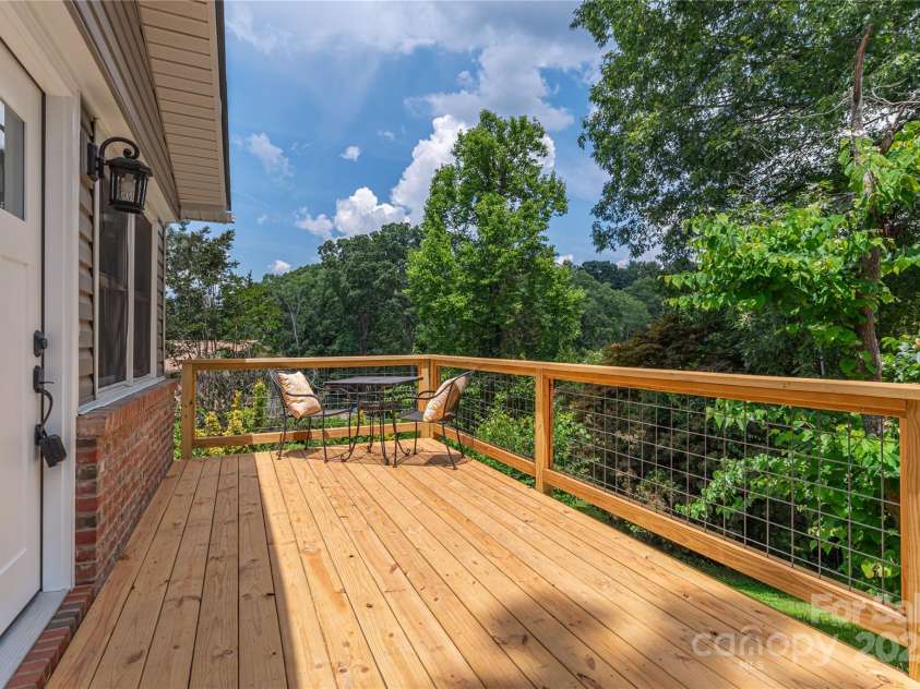 406 Melody Circle, Swannanoa, NC 28778.  MLS# CAR4273532, YatesRealty ID 22466. Front Deck