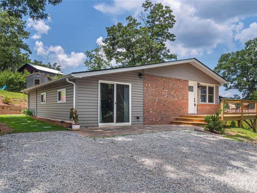 406 Melody Circle, Swannanoa, NC 28778.  MLS# CAR4273532, YatesRealty ID 22466. Home Sweet Home