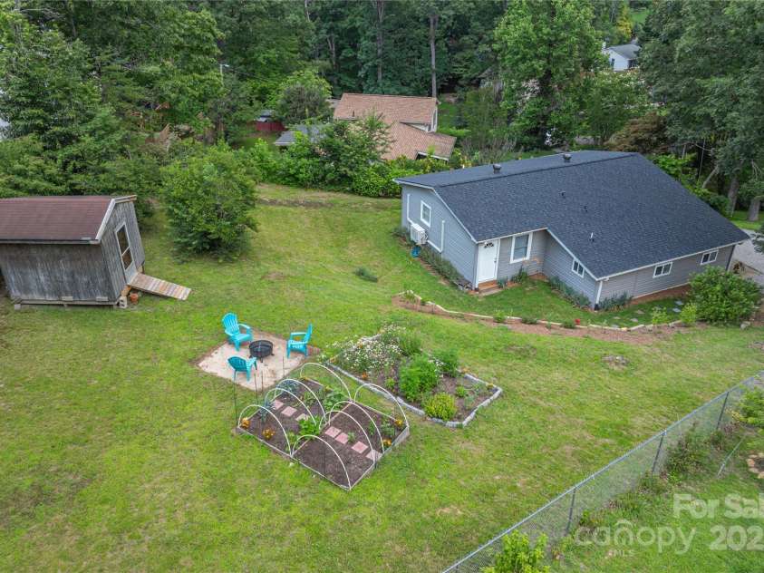 406 Melody Circle, Swannanoa, NC 28778.  MLS# CAR4273532, YatesRealty ID 22466. Plenty of usable yard space