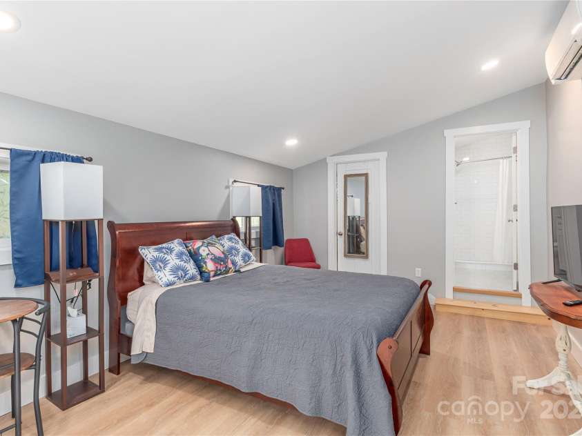 406 Melody Circle, Swannanoa, NC 28778.  MLS# CAR4273532, YatesRealty ID 22466. Primary Room used as a STR with own entrance