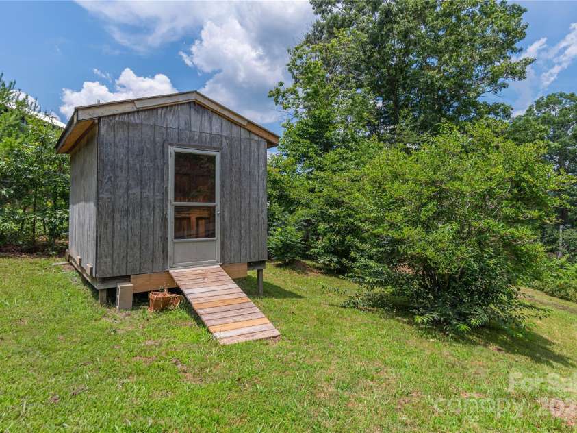 406 Melody Circle, Swannanoa, NC 28778.  MLS# CAR4273532, YatesRealty ID 22466. Storage Shed