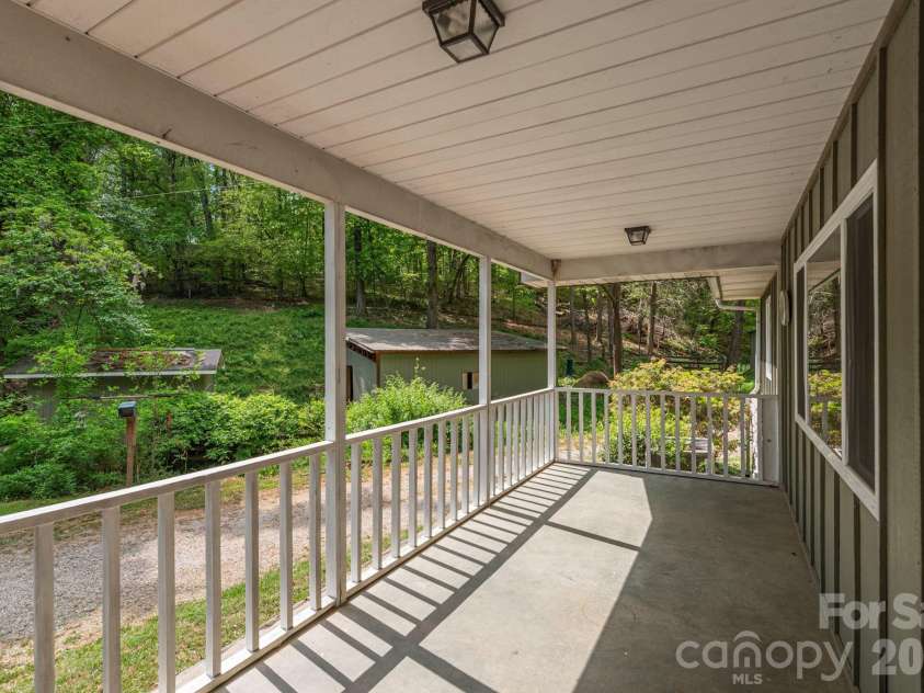 155 Old Starnes Cove Road, Asheville, NC 28806.  MLS# CAR4376505, YatesRealty ID 22467. 