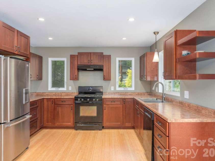 155 Old Starnes Cove Road, Asheville, NC 28806.  MLS# CAR4376505, YatesRealty ID 22467. 
