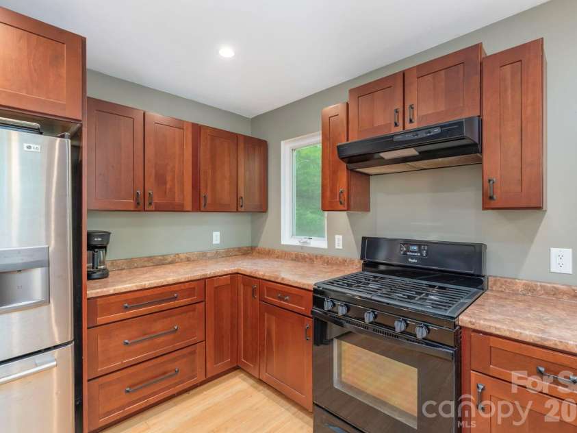 155 Old Starnes Cove Road, Asheville, NC 28806.  MLS# CAR4376505, YatesRealty ID 22467. 